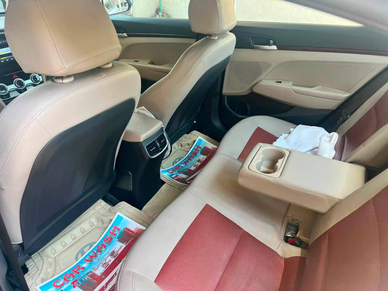 موديل ١٩ خليجي فوول مكينة ٢٠٠٠
بارد بذيل الجاملغ السايق ٤ اصابع وصبغ بل الدعامية الخلفية شبرين فقط ماشية ٩٤٠٠٠
مكانه بغداد السعر 150 ورقه وبيه مجال كلش بسيط
تلفون ***********
