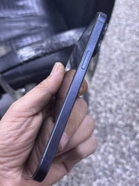 شباب ١٥ برو ماكس ذاكره ٢٥٦ بطاريه ٨٨ نظيف فقط شاشه مبدله وسلم حلوه الس...