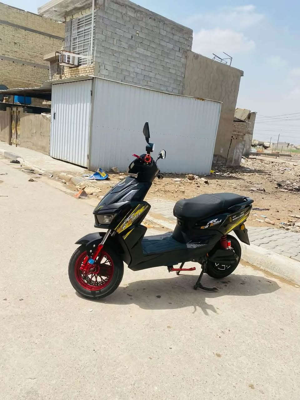 دراجه شحن لل بيع بطاريه ليثيوم فوسفات الحديد دراجه مزوده وبعدهي جديده تمشيك بل شحنه الوحده60كيلو حقيقي 72فولت21امبير سرعته الحقيقيحه 80مع الوزن السعر 900وبيه مجال  اتصل على هذه الرقم 
***********
