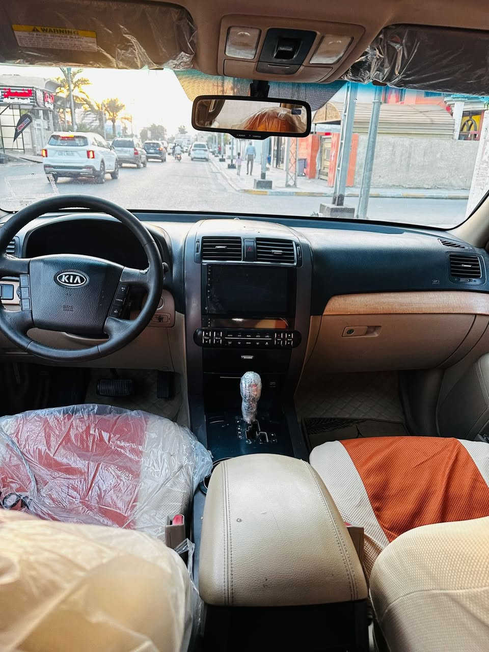 السلام عليكم 
للبيع كيا مهافي 2009 خليجي بيهه قطعتين  صبغ رقم بصره السياره جاهزه من كلشي كير محرك حداده تخم تاير تبريد 7راكب3قطع تبريد رايدهه ب 105وبيهه مجال بسيط للستفسار الاتصال ***********مكانهه ميسان حي الصحفين
