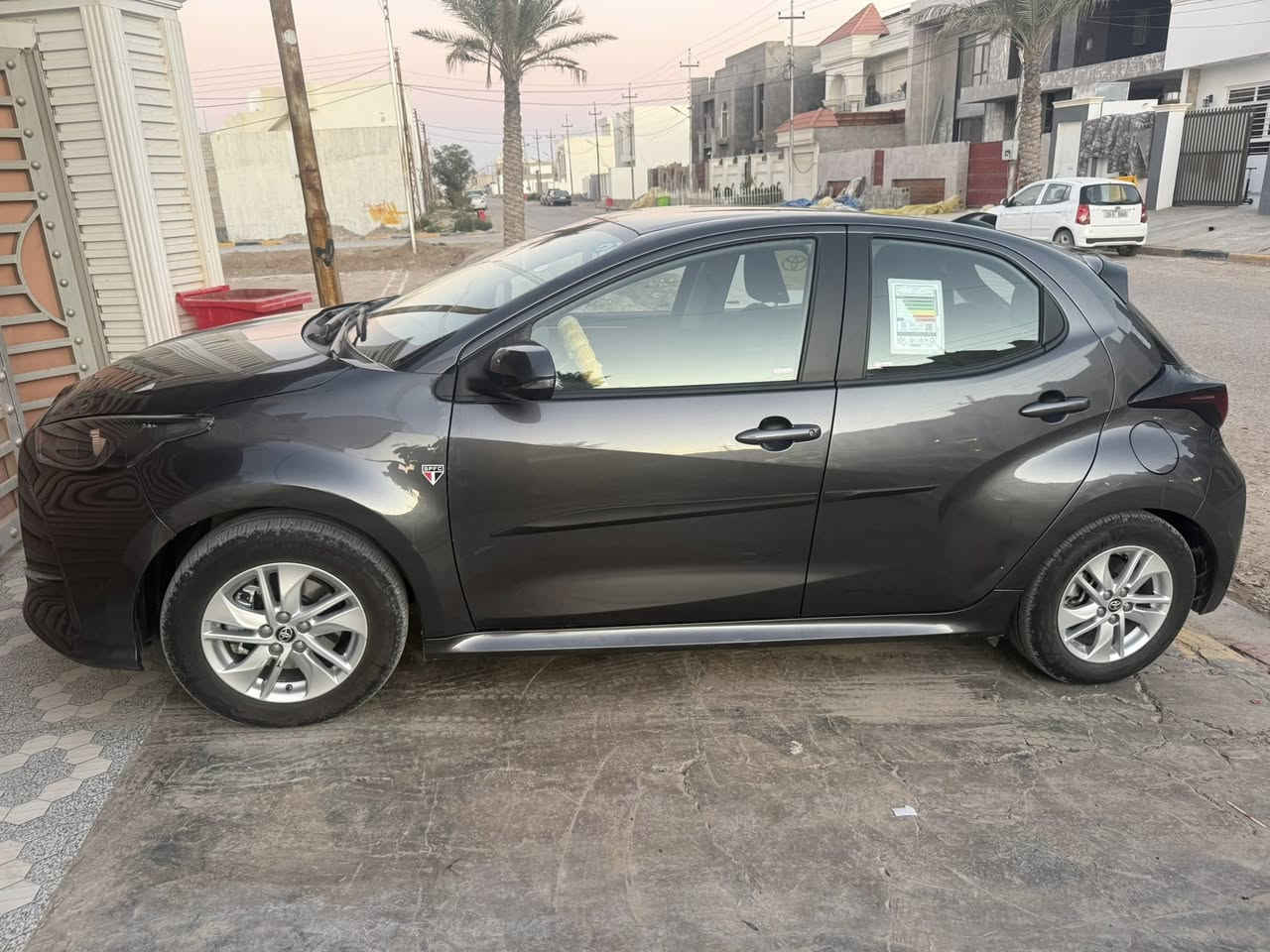 السلام عليكم يارس موديل ٢٠٢٥ هايبرد  ضررها فقط دعاميه بدون دواخل مواصفات بصمه شاشه كامره اوتو هولد ٣ انطمة قيادة ويل كب السياره ماشيه ١١ الف مكان السياره سامراء 
السعر ب127$
رقم الهاتف ***********
