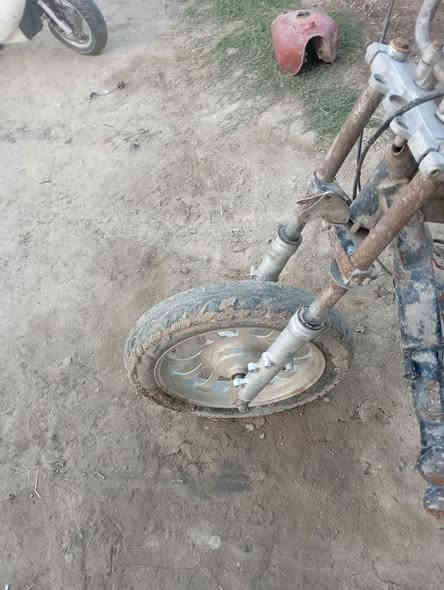 ستوته ام تي ار للبيع مكينة ،كير بوكس ، اكسن ، تايرات ، دبلات ،كله نظيف السعر 250 العنوان بابل وردية بوعليان ***********
