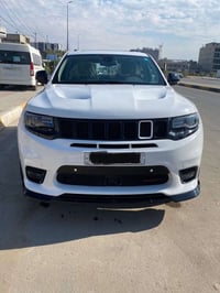 شباب  جيب لاريدو موديل 2013 محدثه SRT 2021 مكينه وگير كفاله  بدون حادث...