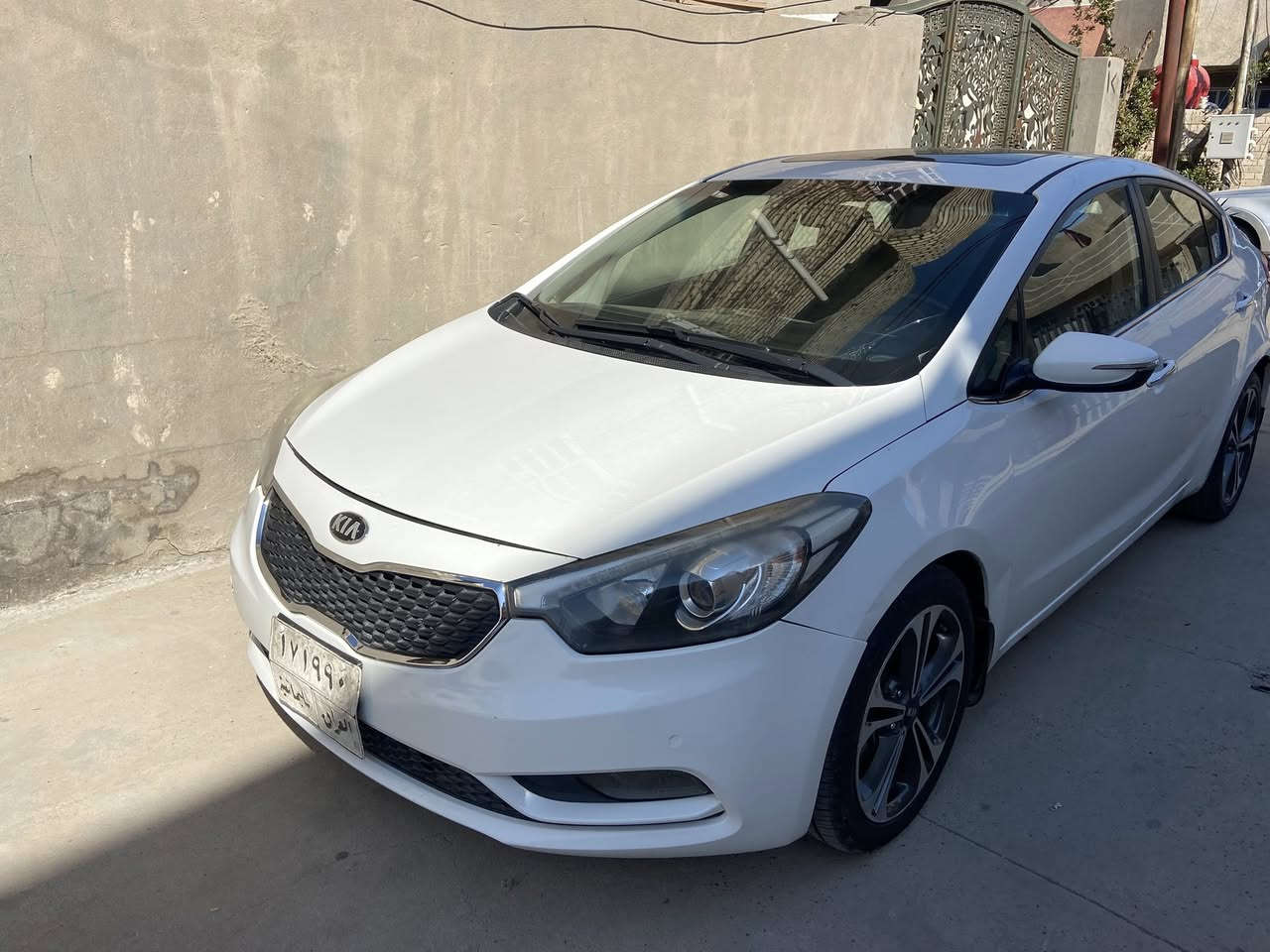 سيراتو خليجيه 2014بيهه باب الخلفي مبدل نفس اللون وصبغ جوه القبق البانزين اشويه جاهزه من جميع النواحي من صدر كامل خلفي وامامي تايرات تخم تبريد منضومه جديده المكينه والكير مكفولات تريد تحويل وكاله موجود السعر114وبيهه مجال***********مكاني بغداد
