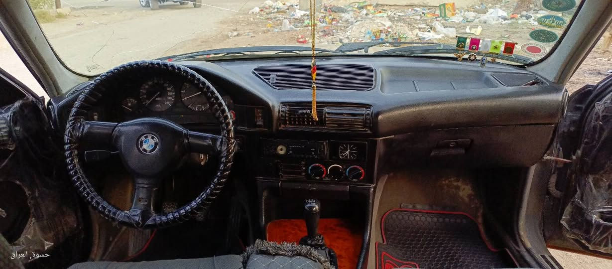 السلام عليكم 520i محرك مسكر 28 كير عادي خير من الله السيارة بسمي رقم دولي السعر 50 وبيها مجال للبيع أو مراوس خاص مفتوح الرقم ‏‪***********‬‏
