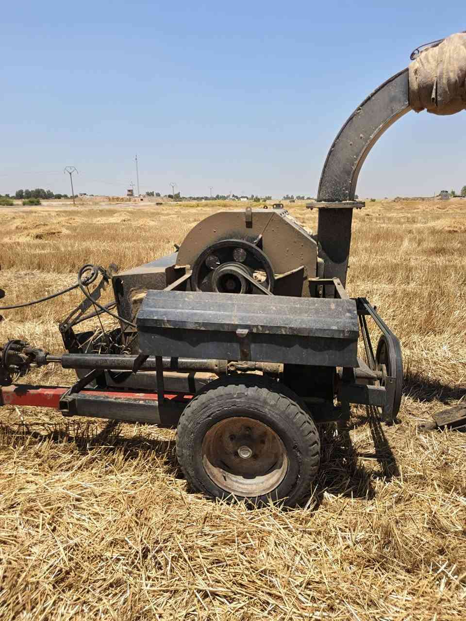 سلام وعليكم معمل تبن( كاروضه) موديل 2019 مع عربانه للبيع السعر 60 ديالى جنوب بلدروز والاتصال ع رقم ***********
