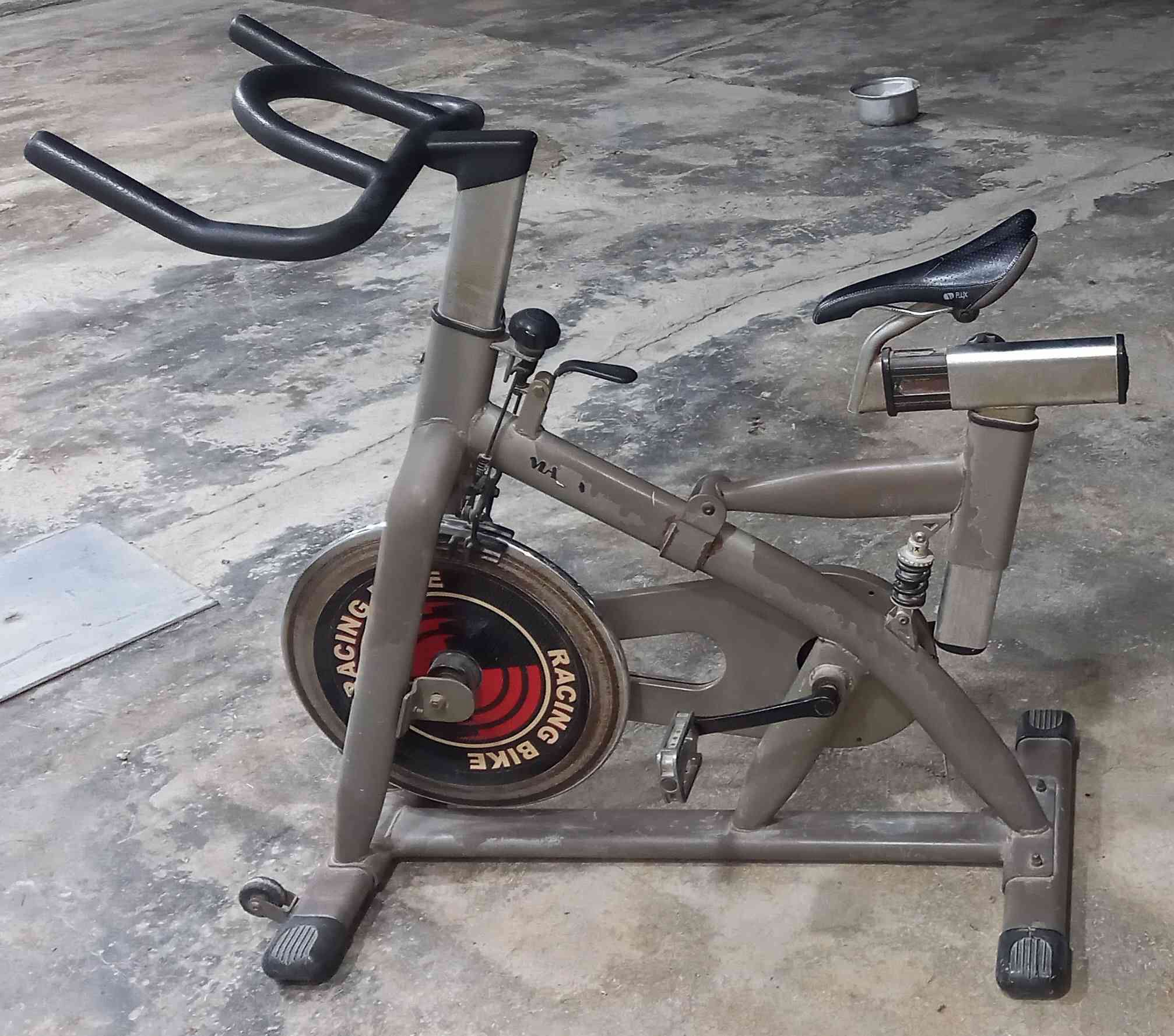 اجهزة رياضية وكهربائية  
اسعار مناسبة  مع ضمان حقيقي
ديالى.  بلدروز . شارع السجاد  
***********
