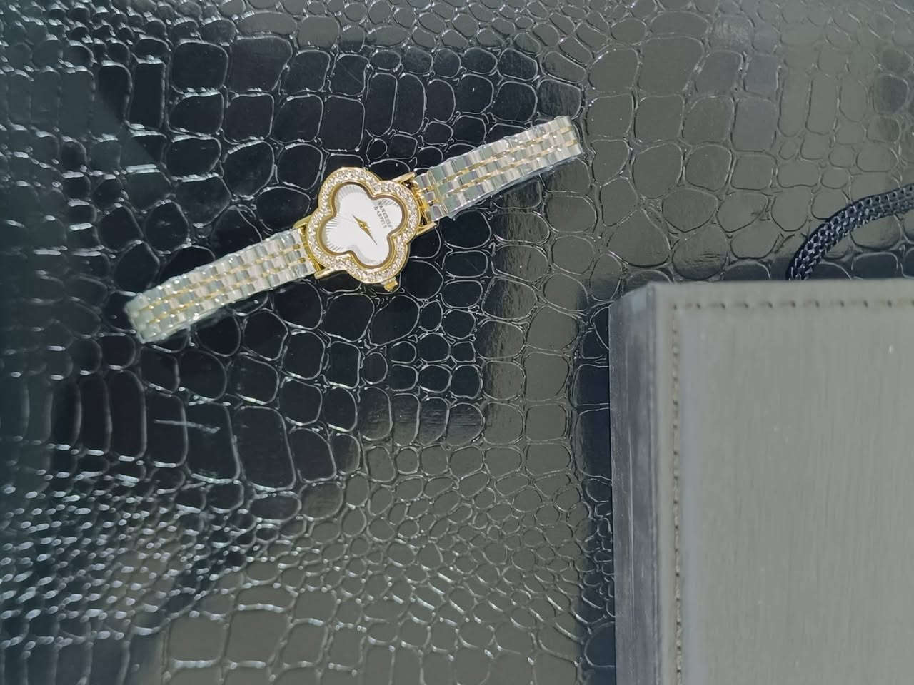 فاين كليف ،نسائي، كوالتي عالي جدا طلاء ثابت ضد الماء قفل فراشه ستالنس ستيل ،،،،،،،.....،،،،،


**إذا كنت صاحب هذا الإعلان وتريد حذفه لأي سبب، رجاءا أرسل رسالة إلى الدعم الفني**