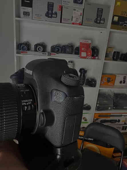 كاميرا كانون 6D i مع العدسة 24-104 
الشتر 5 ك كاميرا اخت الجديدة مع كافة ملحقات
السعر 650 الف 
***********
