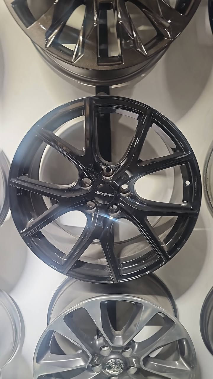 السلام عليكم 
ويلات جيب حجم ٢٠ جديد 
نقشات اصليه مال فول 
موديل 24 
احمدورمزي شارع فلسطين 
 ***********
