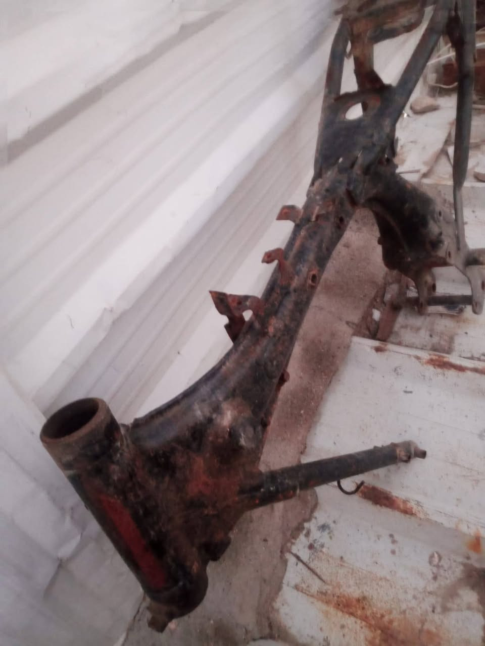 سلام عليكم شاصي ادوات للبيع السعر خاص الشراي يتصل مكاني حيانيه ***********
