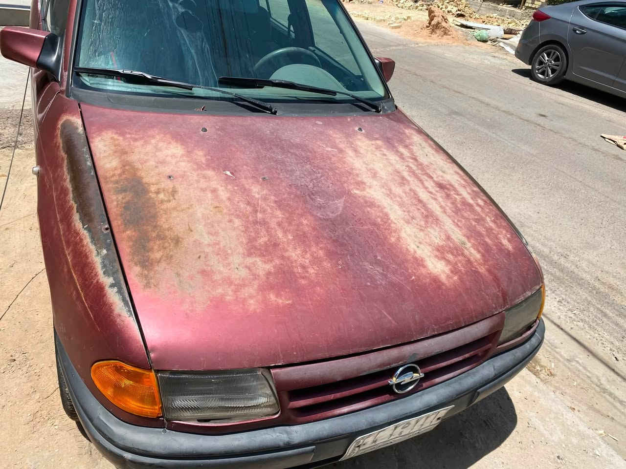 سلام عليكم استرة محرك 16 سيارة بلادية تبريد سيارة جاهزة عوزهة صبغ بس جاردة بدون ضربة كمبريسر تبريد فقط مكان بغداد ***********سعر ٤٣
