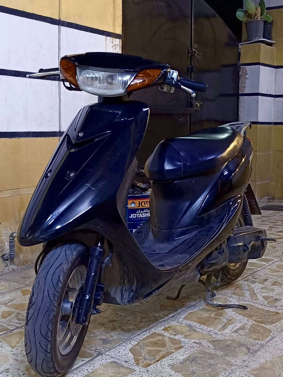 السلام عليكم دراجه عصفوريه ام التبريد نضيفه وكلشي شغال بيه السعر 350 المكان بغداد جميله رقم الهاتف ***********
