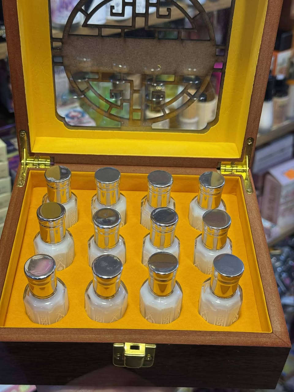 😍😍 تشكيلة متكاملة من الكوزمتك 😍😍

افضل منتجات المكياج والعناية بالبشرة بارخص الاسعار 

✔️✔️ علق بتم ليصلك كل ما هو جديد ✔️✔️

العنوان : موصل حي الحدباء سايدين جامع الغفران مقابل أفران الحدباء ومركز الشرطة 

🚗🚗 يوجد توصيل داخل الموصل فقط 🚗🚗
للاستفسار مراسلة الصفحة أو الاتصال على الرقم ***********
