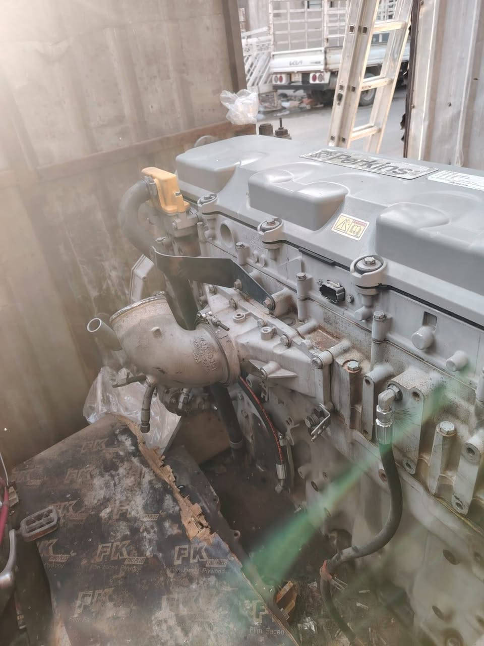 للبيع محرك بيركنز ٢٢٠٠ فار يطغ كور على الضمان سوبر شغال في بغداد للاتصال بالرقم ***********
