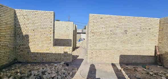 يا الله.... أهلا وسهلا بكم متابعينا _ الملاك للعقارات كربلاء 

🏠 قطعة مع بيت هيكل المساحة الكلية 250 م تقريبا تحت البناء 180 م + 70 م طارمة تقريبا الواجهة 9.5 متر والباقي نزال 💥 البناء درجة أولى واضح أمامكم 

🎬 يوجد فيديوا بالتعلقيات يوضح جميع التفاصيل 

💥 جنس الأرض طابو زراعي سند 25 إقرار محكمة بأسم المشتري جميع الخدمات متوفرة 

💢 ملاحظة سبب البيع ( صاحب العقار لديه ظرف ولا يستطيع إكمال البناء )
💲 السعر 125 مليون 

العنوان// كربلاء _ خلف جامعة العميد _ على نهر الهنيدية
شنــو عندك عقــــار للبيع ، ايجار، رهن ، راســـلنا 🅿️

__________________
للاستعلام والاستفسار:

موقع المكتب: الزبيلية _ شارع الرابط _ مكتب أملاك الخير 

***********
***********      محمد أبو ملاك الحسناوي
