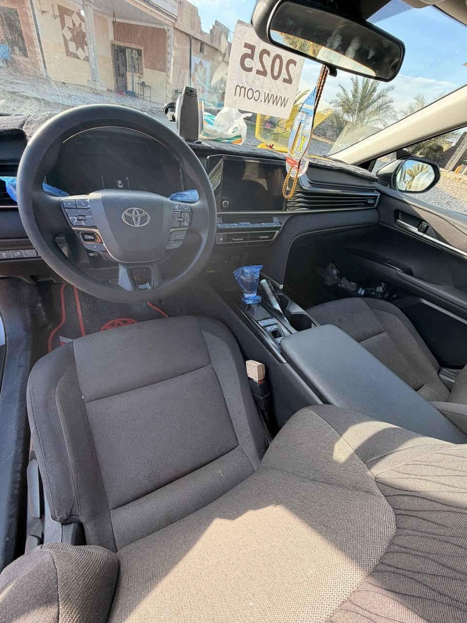 سلام عليكم
كامري هايبرد فول مواصفات عدا بانورما  رقم بغداد مشروع وطني 
تحويل ثاني يوم ماشيه 40000 
موصفات
 1تحكم قياده 
2تثبيت مسار 
3اشاره بالمري
4حساسات جانبيه خلفيه 
5رادار بريك
6شاشه كار بلاي 
7منفذ شحن 
سياره نضيفه معنه الكلام احلى من صوره مال جناي 
حادثه بصيط موجود بصوره فقط جاملق وراجع على بارد 
سعر (235 وبيه مجال للشراي 

***********

***********

مكان سياره صلاح الدين تكريت العلم
