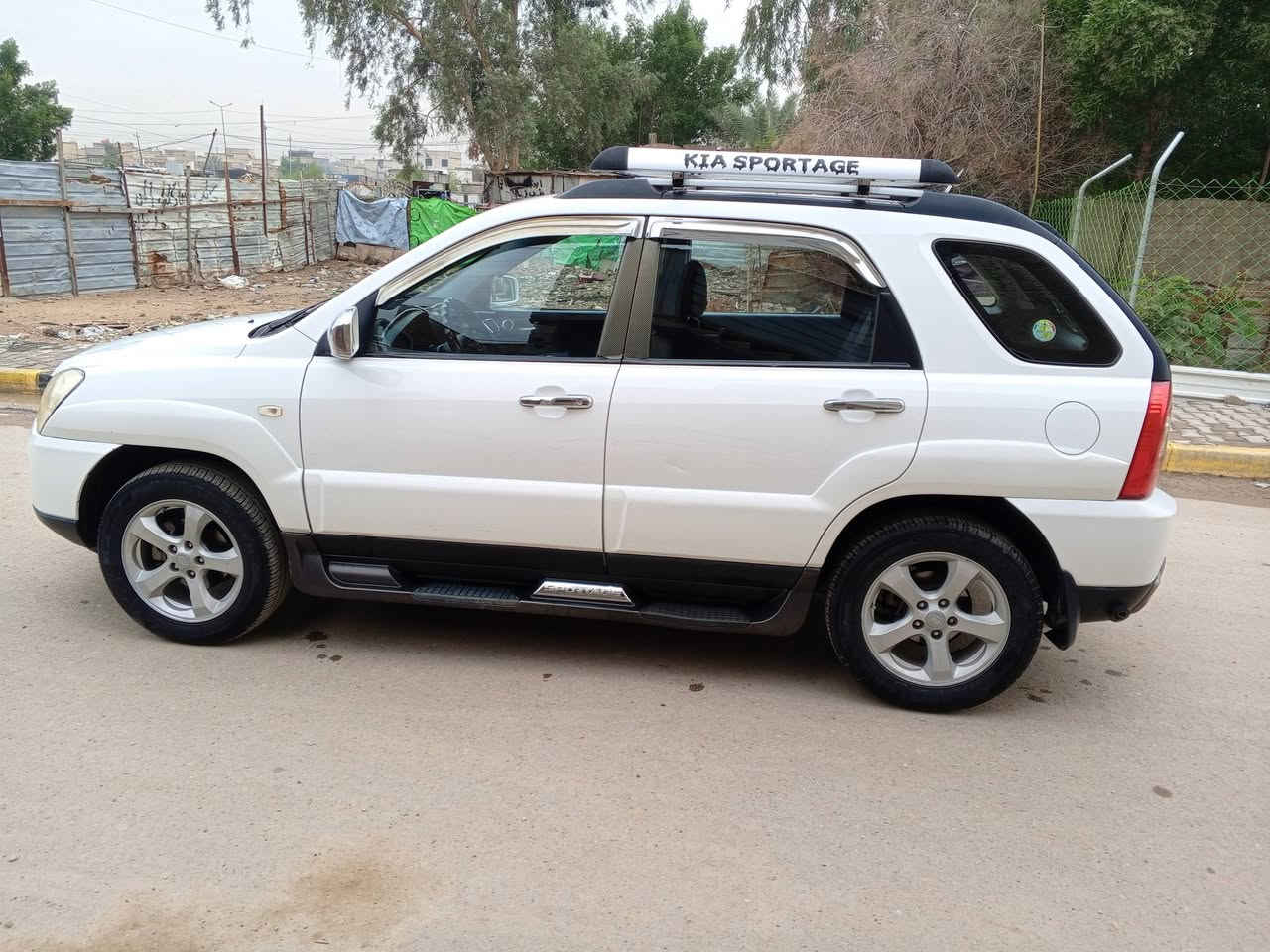 اسلام عليكم كيا سبورتج مكفولة من اي ظربة صبغ بس شبر بلبنيد اثر شخط مئشر عليهة للبيع مديل ٢٠١٠ رقم بغداد فول مواصفات محرك ٢٠٠٠ كير تبريد تدفئة مكفولات السعر ١٢٢ عنوان بغداد تصال *********** علمن السيارة مزودة بمنظومة غاز سيارة جديدة بمعنة الكلام مال جني
