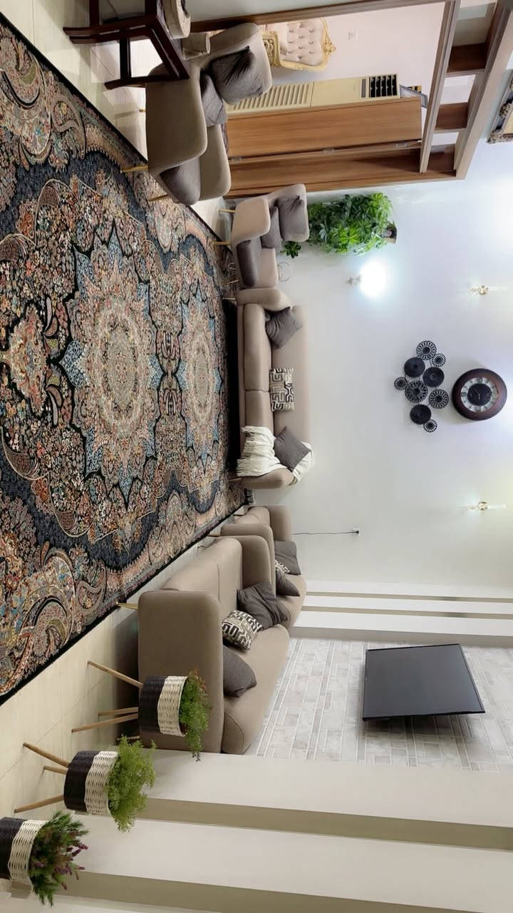 بيت للبيع حي السلام خلف الاربع شوارع قرب مدينة الالعاب ٢٠٠ متر بناء حديث  امام حديقة اني مرتبها حتى شلال مسوي بيها الطابق الأرضي غرفه قياس ٤ *٦  واستقبال ٤.٢٥*٧ وصاله ٤*٩ومطبخ ٥*٦وحمام عدد ٢ ومناور عدد ٢ الطابق الثاني غرفتين الاولى قياس ٧.٥*٤.٢٥ والثانيه ٥*٦ وغرفه صغيره مخزن اني مسويها  وحمام شرقي للعلم الواجهه طابوك لكن عندي صوره بعد التغليف انتم تسوها التواصل مع صاحب الدار سيد حيدر ***********واجهته انت تسويها عندي صورتها اول تعليق
