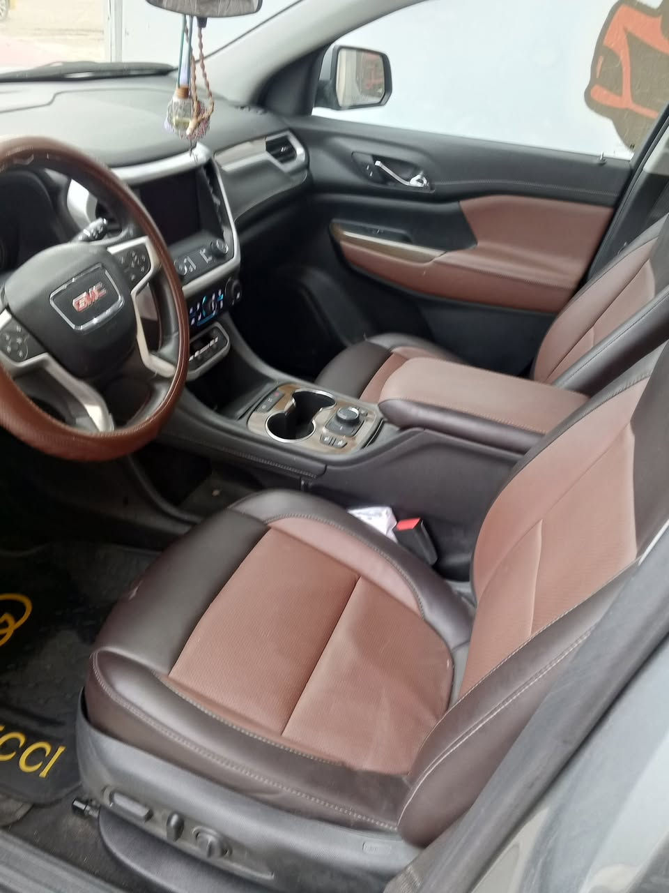 السلام عليكم سياره للبيع جيم سي اكاديا موديل 23 سياره ماشيه 20,000 سياره بس بيها بونيد فول مواصفات سبعه راكب للاستفسار هذا رقم الموبايل***********
