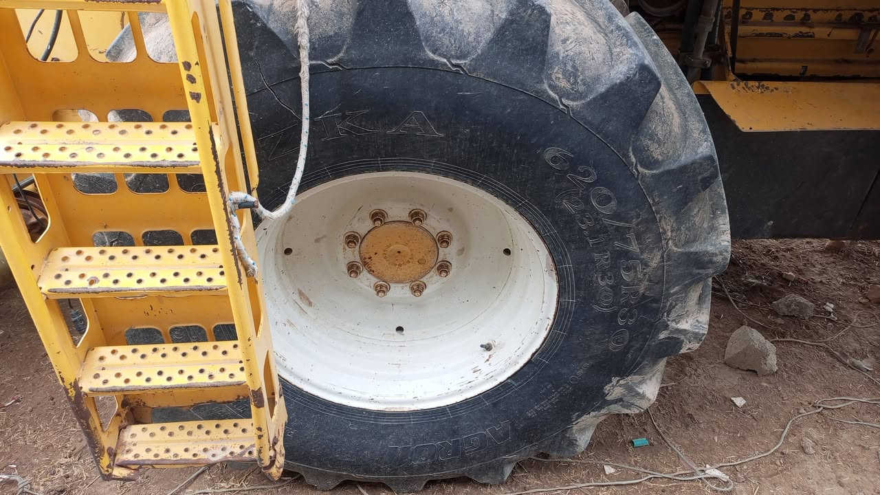 حاصده 2005 خمسه بلم هايدرو طبله 17للبيع للاستفسار الاتصال علاالرقم***********
