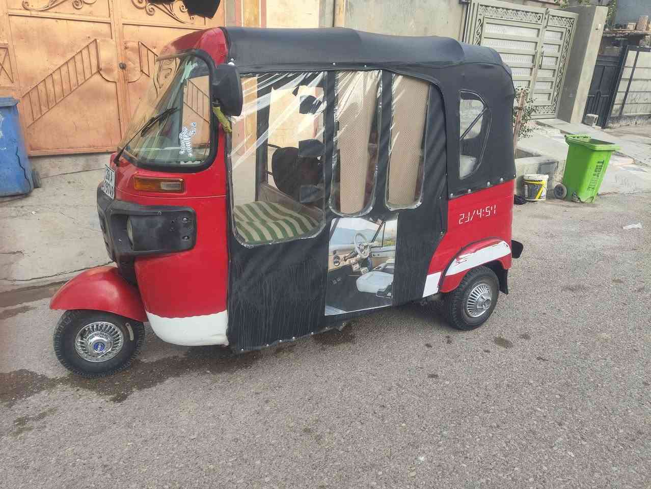 السلام عليكم تكتك للبيع موديل 2017 تكتك رقم وسنويه كامله تحويل ثاني يوم  معمره كامله مكينه 20 مكفوله من تنقيص وتبخير احله من الصوره تخم تاير جديد كهربائيات كلها شغاله السعر خاص العنوان ديالى بلدروز اي استفسار على هاذا الرقم ***********
