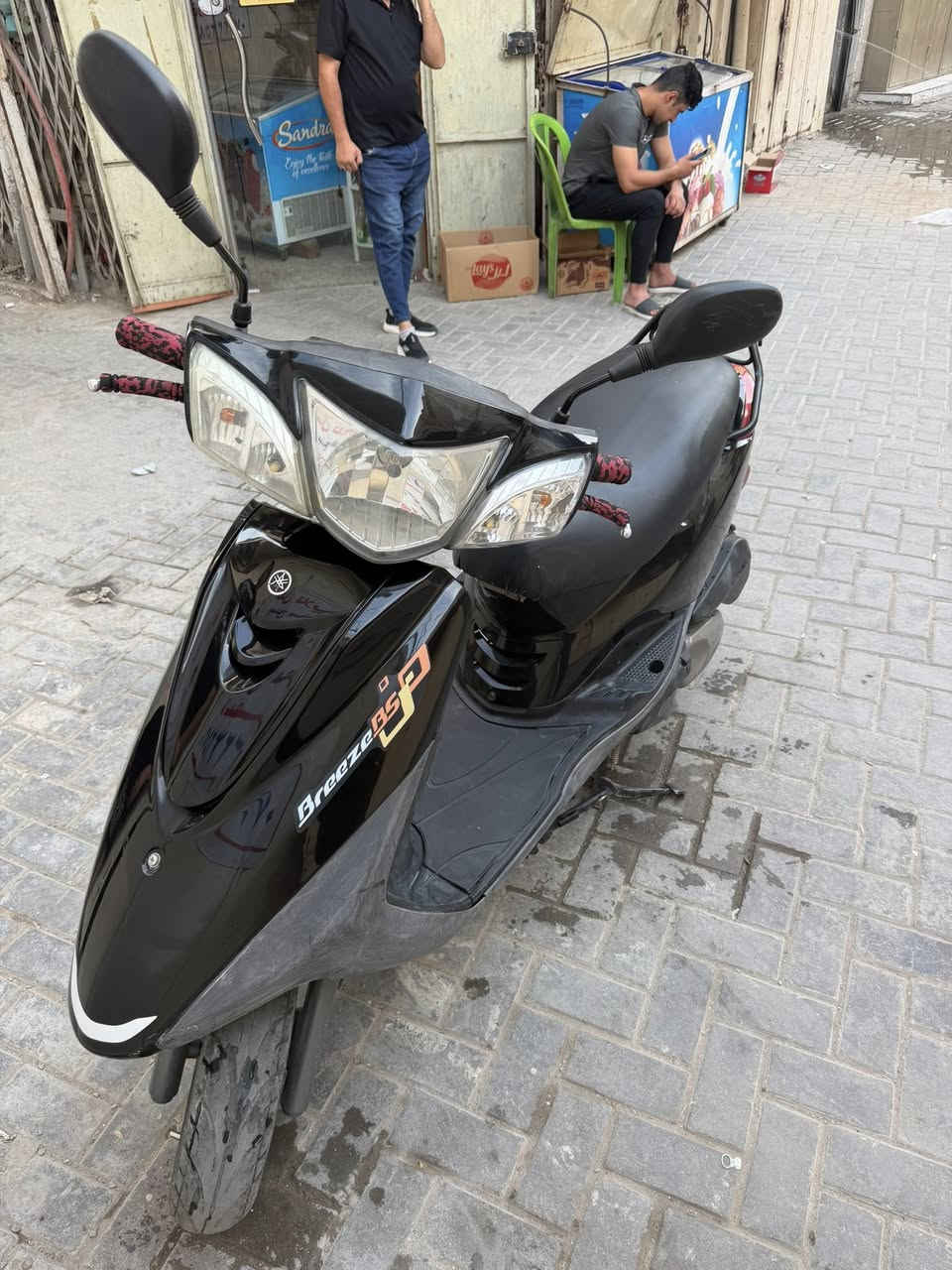 سلام عليكم متاح بريز ببغاء جديده لوك دراجه كلش جديده مال جناي صالهه شهرين ماخذيهه من رمبه مكينه وكفر مكفولهه برغي ممفتوح بيهه  كلش حلوه ومكينه نعامه دبلات جديده تايرات جدد جاهزه كلش الدراجه سعره
 مليون و 50 بيهه مجال قليل وكلشي اكو بل سوك كلشي ونضافته مكاني بغداد الكفاح ***********
