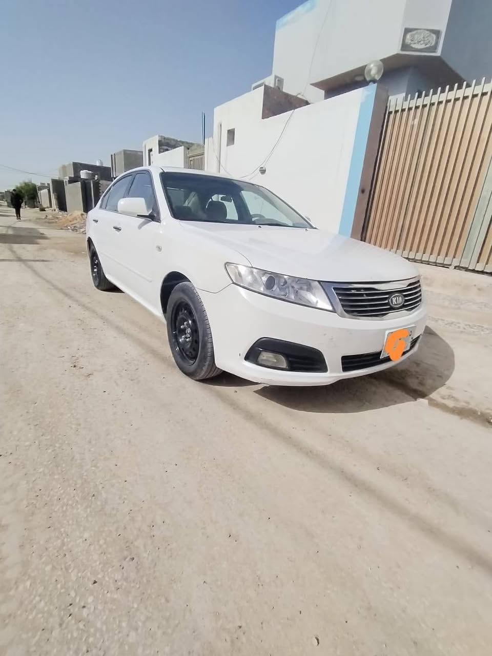 اوبتما ٢٠١٠ رقم كربلاء 
مكينه ٢٠٠٠ 
بيه صبغ كد الشبرين تقريبا بالجاملغ الخلفي بدون دواخل 
مكينه وكير خير من الله 
تخم تاير جديد 
تبريد ثلج 
غرفه  جديده
تحكم استيرن وبرده
حداديه استوني سويته جديده 
جاهزه من جميع النواحي بدون نقص
السعر ١٢٥ وبيه مجال للشراي

المكان  نجف كوفه 
***********
علمآ السيارة عليه غرامات ٤٠٠ الف ينزلن من سعره
