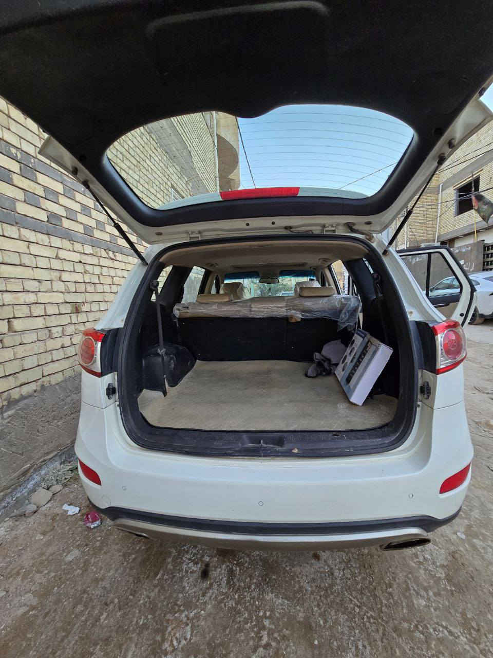 هونداي سنتافيه موديل 2012 شركه عاميه بسمي رقم بغداد بسمي رقم نكليزي  مكان نجف 
6سلندر 3500 
7راكب 
3قطع تبريد المس 
فورويل 4×4
***********
