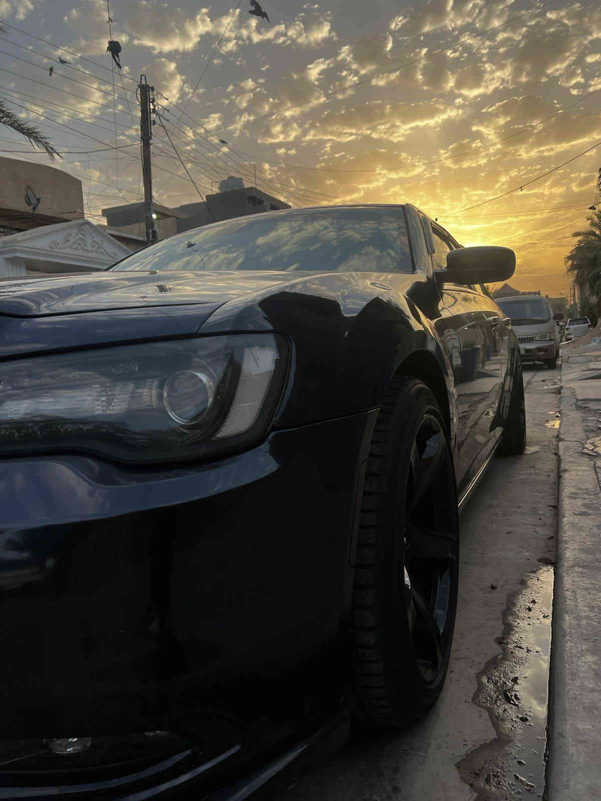 السلام عليكم
للبيع كرايسلر C300 اوباما 
2018 الدولي شرط التحويل هزه جديده V6/3600

ماشيه 100 الف كيلو متر 

السيارة نضيفه 

السياره جاهزه من كل نقص 
حداديه تخم تاير تدفئه تبريد كله جاهز
المواصفات/
كير ماوس 8 نمر
بانوراما قطعتين
تشغيل عن بعد
كشنات تدفئه تبريد
كشنات كهرباء جلد عسلي
لايت زينون عدسه
شاشه كبيره تدعم كاربلي
بصمه تشغيل وأبواب + تشغيل عن بعد 
خزن ميموري
كامرا خلفيه
ستيرن كهرباء
تبريد قطعتين
تحكم ستيرن جهتين مع مثبت سرعه
مري كهرباء
برده خلفيه كهرباء

باقي المواصفات معروفه
السياره جاهزه ومال جناي 

مكان السيارة بغداد الكرخ 
***********
