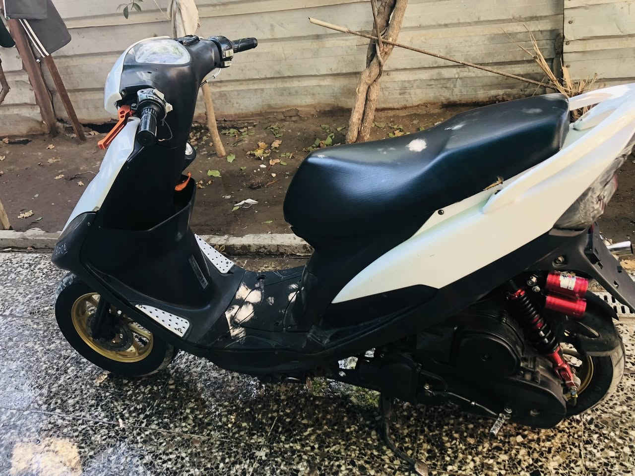 السلام عليكم دراجه ماكس عدله دراجه مكفوله كفاله عامه من مكينه مفتوحه بلاديه كفرات بلادي الرقم ***********السعر 600وبيه مجال مال حك الجيه
