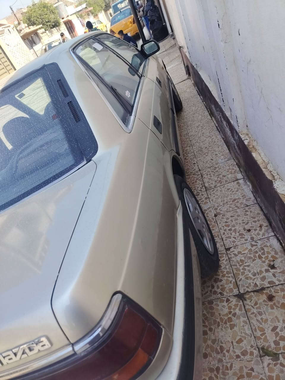 مازدا 626 سنويه ورقم وهزه جديد كربون بيها السياره تبريد كامل بس مايشتغل مكينه 8 كبريتا مكينه وكير وطخم شرط مصبوقه عام جماليه بلا ضرر شرط الوكاله والتحويل السعر 34 بيها مجال *********** اسيا ***********
