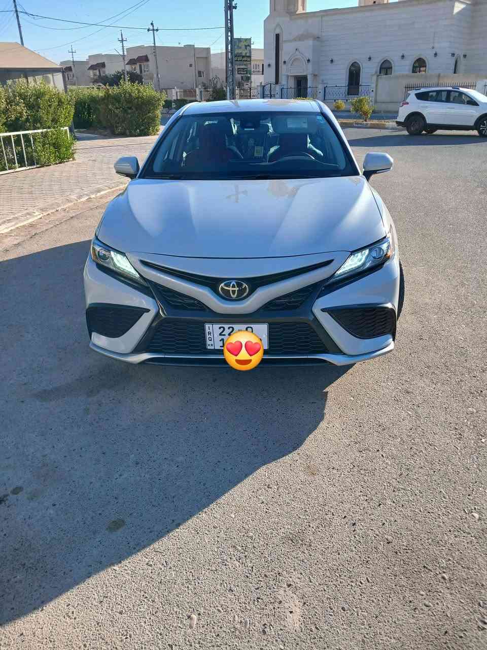 للبيع كامري 2023 XSE وارد أمريكي رقم اربيل
🔧 الحالة: جيدة  لون سموك مميز 
وارد أمريكي بدون حادث وبدون دواخل
 بدون صبغ فقط تعديل بارد بسيط 
السيارة جاهزة وما بيها أي نقص

✨ المواصفات:
✅ بصمة تشغيل
✅4سلندر
✅ رادارات أمامي / خلفي / جانبي
✅ هاند بريك إلكتروني + Auto Hold
✅ دشبول XSE
✅ لايتات أمامية وخلفية LED
✅ كاميرا خلفية
✅ تحكمات ستيرن + كروز
✅ شفتات گير على الستيرن
✅ شاحن وايرلس
✅ ويل كب 19
✅ تدفئة وتبريد كشنات الامامية

السعر 240 وبيها مجال
مكان  السياره صلاح  الدين
للاستفسار: اني مكلف بالنشر اتصل بصاحبها 
***********
