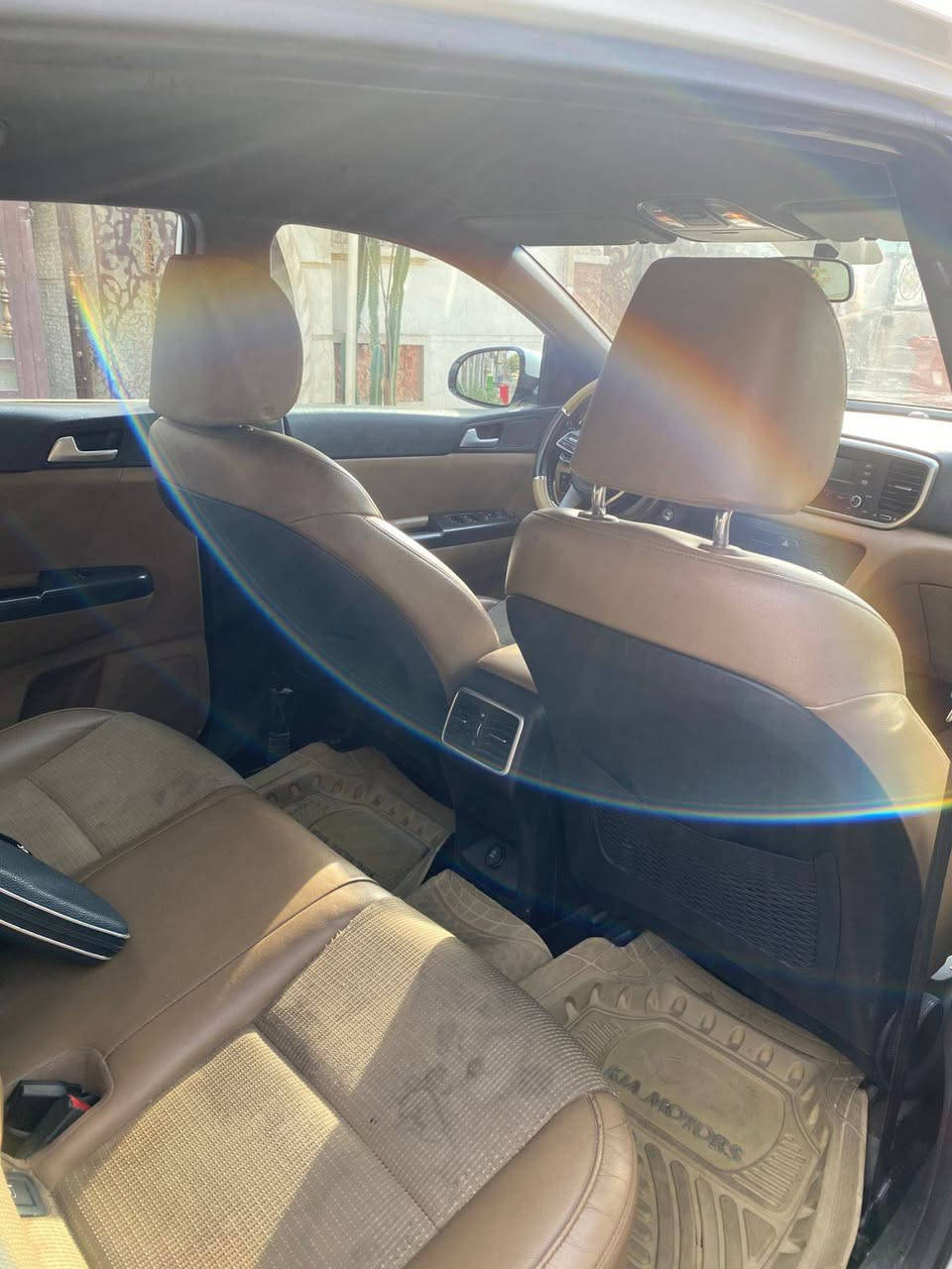 سبورتج ١٩شكل عشرين لون ابيض داخل حمصي كير محرك مكفول سياره ب اسمي ثاني يوم تحويل بيها قطعه وحده بارد الاتصال على رقم ***********
