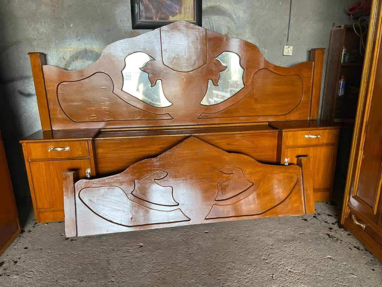 سلام عليكم غرف نوم صاج وكناتير للبيع شراي هذه رقمي ***********
