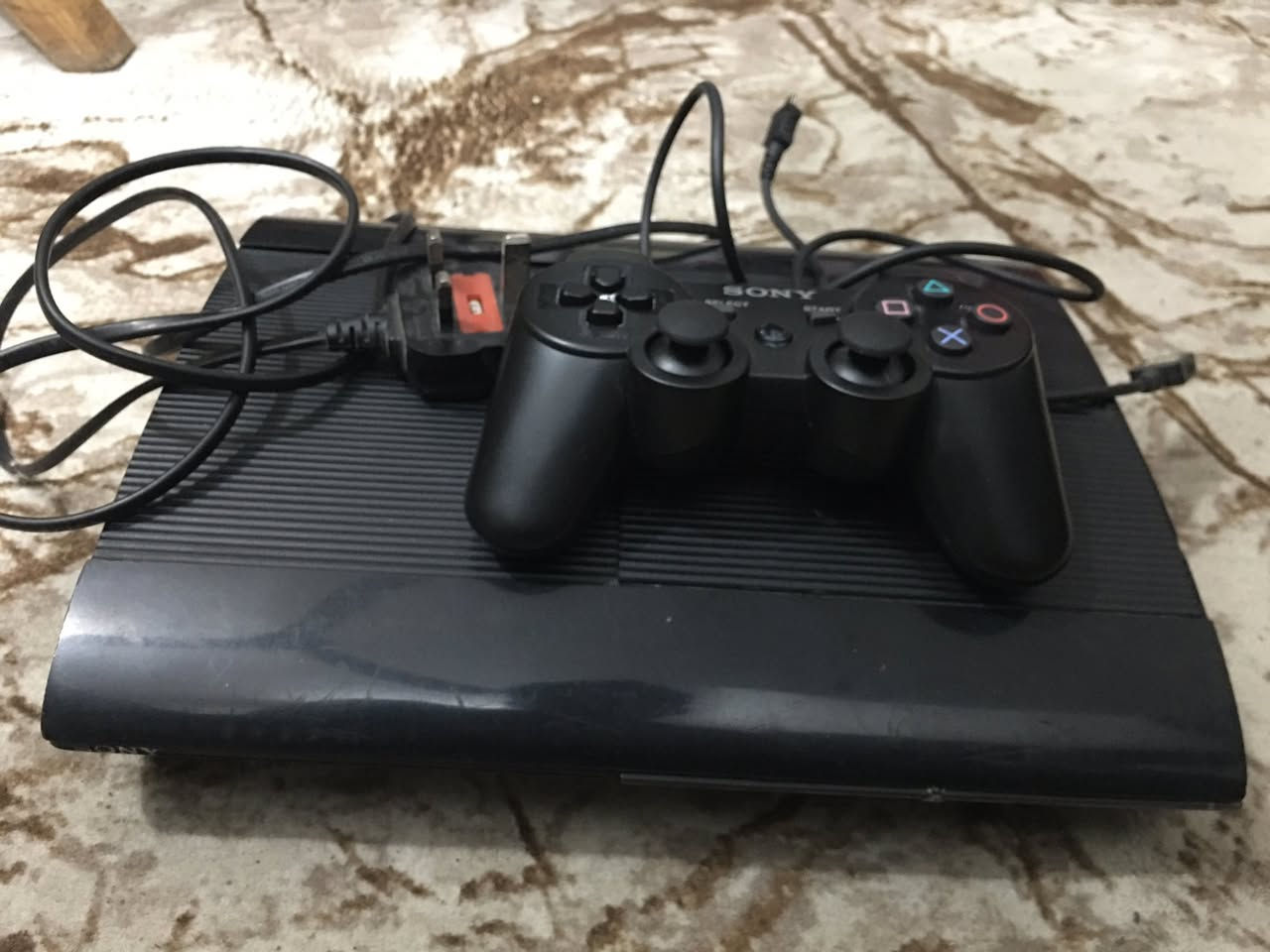 ***********
*********** رقمي

بلي ٣ سوبر سلم مهكو بي ٣٥ لعبه قويه

حجم الهارد 320

بي نضام مكاتب يعني تكدر تنزل اي لعبه تريد مباشر عل جهاز اي لعبه بلي ون او تو او ثري

يشغل اقراص هم

جهاز مرتب و جوستك جديده

السعر 110 الف

واتساب

***********

مكاني بغداد اليرموك
