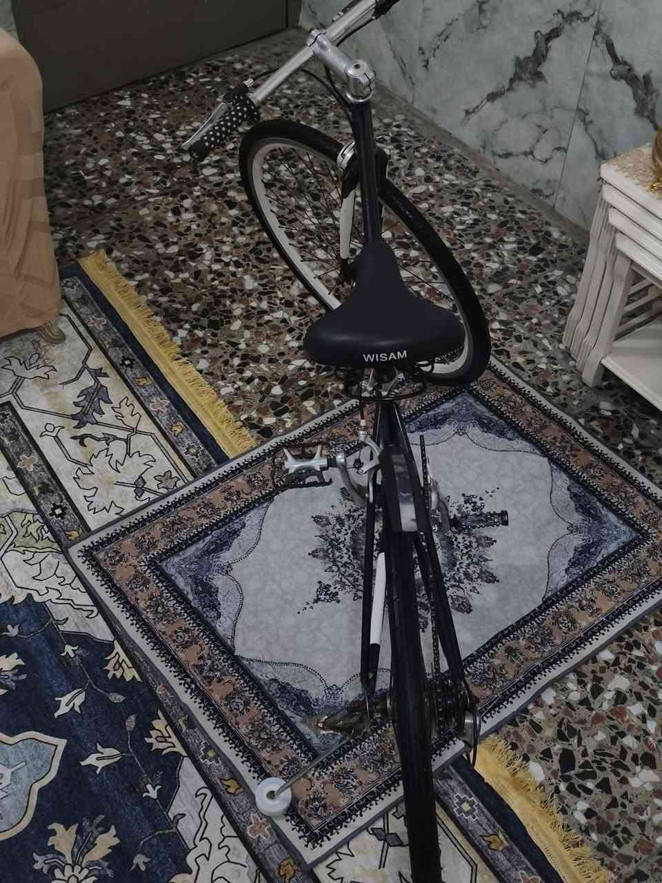 السلام عليكم بيسكل للبيع نوع c700 البيسكل نضيف جدا ومابي اي نقوصات والبيسكل بالمشي خفيف وبي عكرب وتايرات وجوب جدد السعر 70 وبي مجال عنوان بغداد مدينه الصدر للاستفسار الاتصال او المراسله على الرقم ***********
