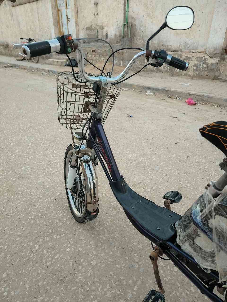 🔴 السلام عليكم
دراجه شحن حجم 20 للبيع كفاله عامه
تشغيل بصمه عن بعد 
باتري جديد قبل فتره شاده

3 سرع. سكليتر جديد تاير بريك خلفي جديد نضيفه الدراجه كلش السعر 180 وبيها مجال بسيط الدراجه احله من الصور للاستفسار اكثر *********** بي واتساب وهنا خاص متواجد مكاني الديوانيه الشاميه حي العسكري الشرقي
