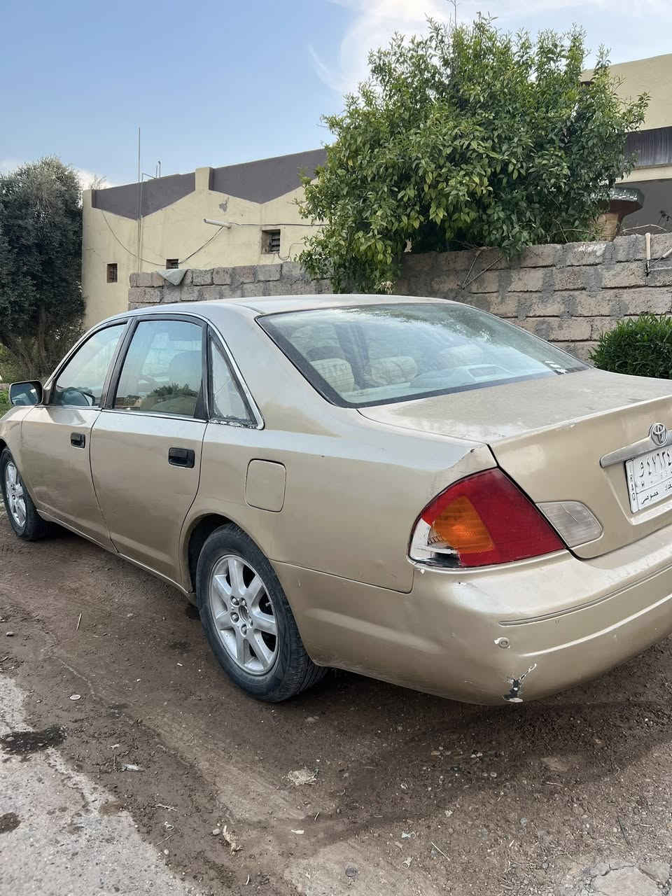 افلون 2000
للبيع سياره جاهزه من كلشي نص فول 
تحتاج تعمير شويه 
ترايك وين ما تريد 
السعر 60 وبيها مجال 
للأستفسار ***********
