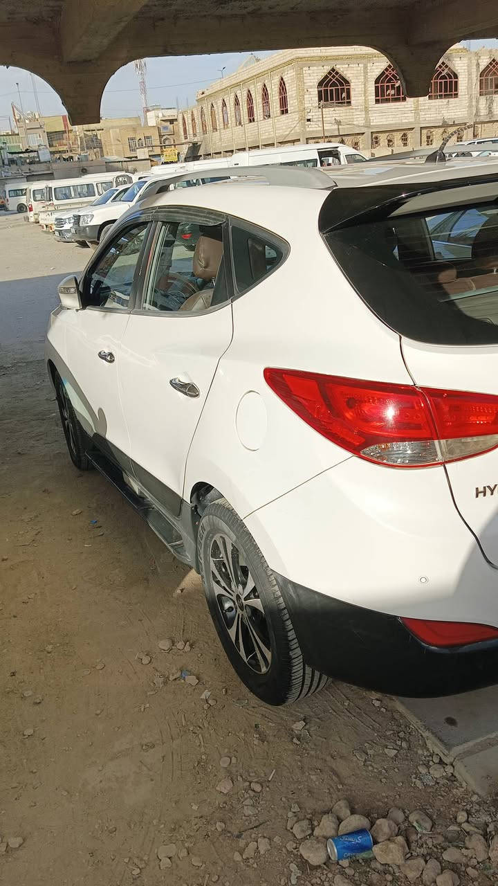 توسان 13 رقم بغداد باسمي محرك وكير مكفولات شاشة كامرة خلفية سايد بريك بالرجل بردة جنطة أرضية جلد باتري جديد ماشية 190 ..مكان كربلاء سعر 120
***********
***********
