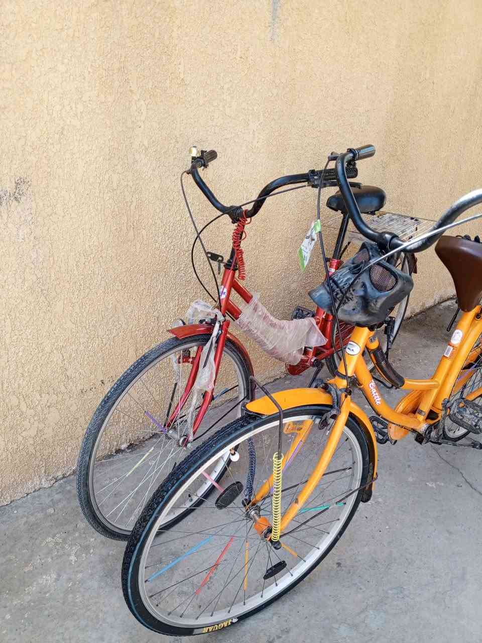 السلام عليكم ورحمه الله وبركاته عندي بايسكلات حجم 26 ثنينهن للبيع السعر 190 ألف لسكن بغداد ***********
