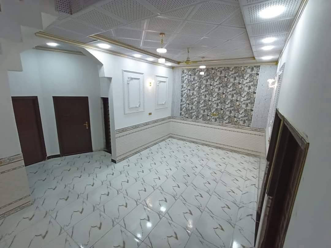 السلام عليكم ورحمة الله وبركاته 

***********
دار سكن للبيع المساحه 200 متر
 موقعه جيد بصف الركن 

العنوان : البصرة ابي الخصيب حمدان ( المعاريف ) قريب مدينة الاندلس السكنيه 

جنس العقار : طابو زراعي عراقي 
وكالة ونسخه من الطابو ومكاتبه

يحتوي الدار على غرفتين نوم وديوان وصالة ومطبخ وصحيات او صحيات خارجي او داخلي ومنور او حديقه وكراج سيارة
شارع 10 متر يبعد عن السايدين الفوك 400 متر للعلم ⁉️ بناء البيت حديث مع توفر كافة الخدمات منطقة هدوء خدمات ماء كهرباء مجاري تبليط باب البيت مدارس حكومية واهلية مستوصف سوك قريب

السعر : 110 مليون او بي مجال
للاستفسار ***********
