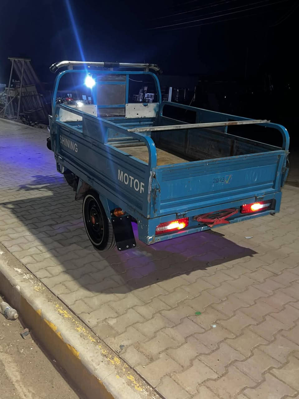 السلام عليكم ستوتة للبيع موديل 20 محرك 25 ستوتة مكفولة وتخم تايرات السعر 1650 وبيهة مجال مكاني واسط وهاذة رقمي  ‏‪***********‬‏
