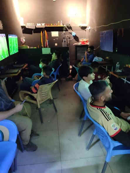 السلام عليكم ورحمة الله وبركاته 
من رخصة الادمن المحترم
قاعة للالعاب للبيع في الغزالية شارع البداله 
قرب سوق المائده 
مقابل ثانوية دار السلام ومدرسة صنعاء
للإستفسار 
*********** 
واتساب
