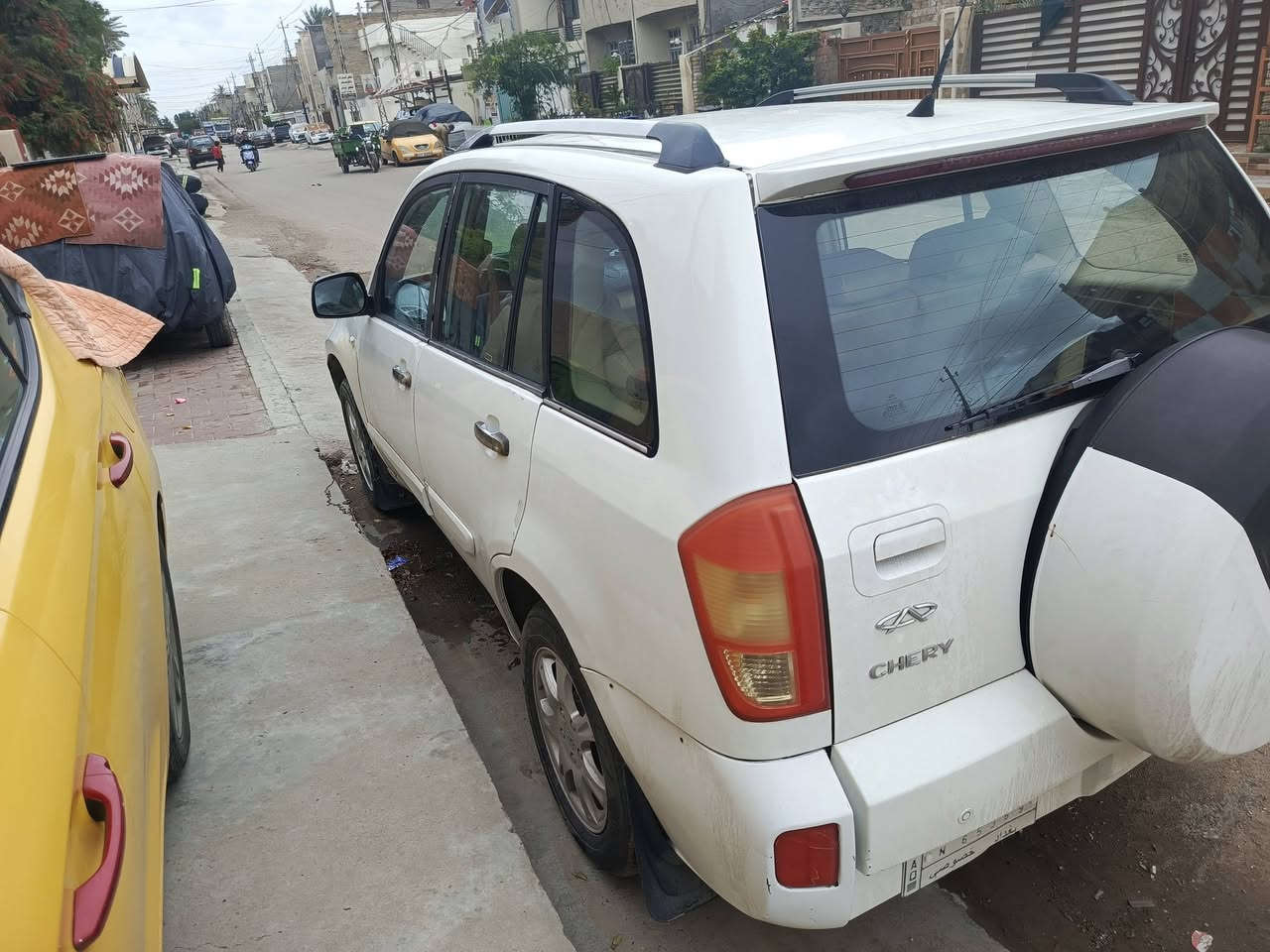 شيري تيكو ٣٠١٣ مبدل باب السائق جاهزة من كل شي السعر 45$ وبيه مجال بسيط مكاني الدورة ***********
