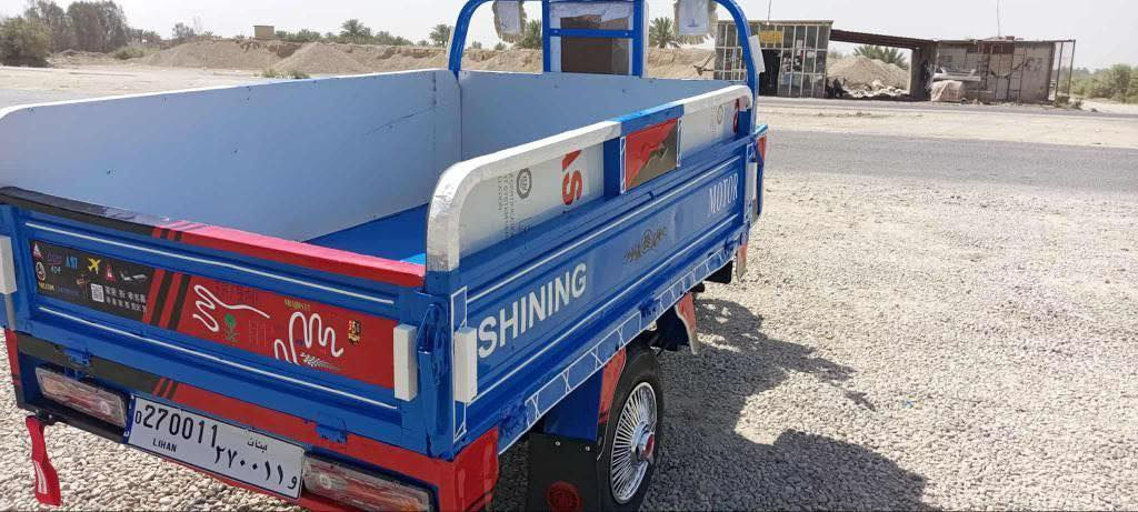 السلام عليكم ورحمة الله وبركاته ملاحضه الصور قديمه قديمه دراجه خير من الله مال شغل موديل 2018محرك جديد صارله شهر من شاده مكلف ب النشر الولد عارضهة ب 1400 وبيها للشراي مال شغل اوراق اصولي مدفوع گمرك ***********
