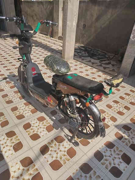 ماطور شحن موديل 2023سويجين بصمتين بطاريات ثلاثة جدد والرابعة منتهية سعرها 30الف 
شغال كامل مابيه نقص بس تبديل بطارية وحدة السعر 270وبيه مجال 
***********
