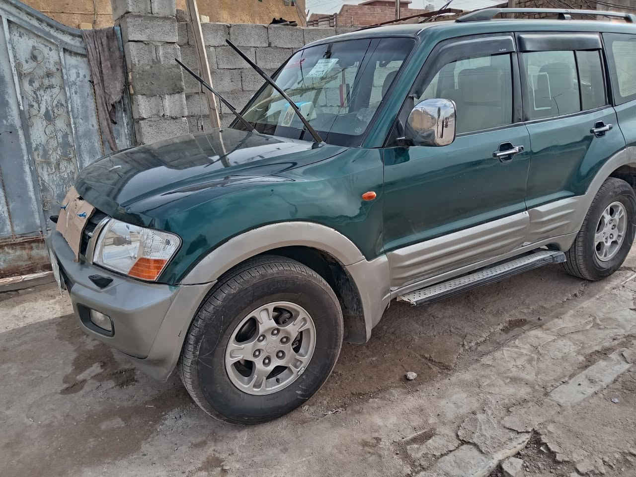 السلام عليكم سيارا مصبوغه حزام جماليه والباقي مكفوله كفاله عامه سيارا جديده كير مكينه حداديه تخم تاير السيارا جاهزه وانه مكلف بلنشر  السعر 70وبيها مجال للشراي وبخدمته المكان  ميسان العمارا موديل2001 الرقم ***********.  اسيا ***********
