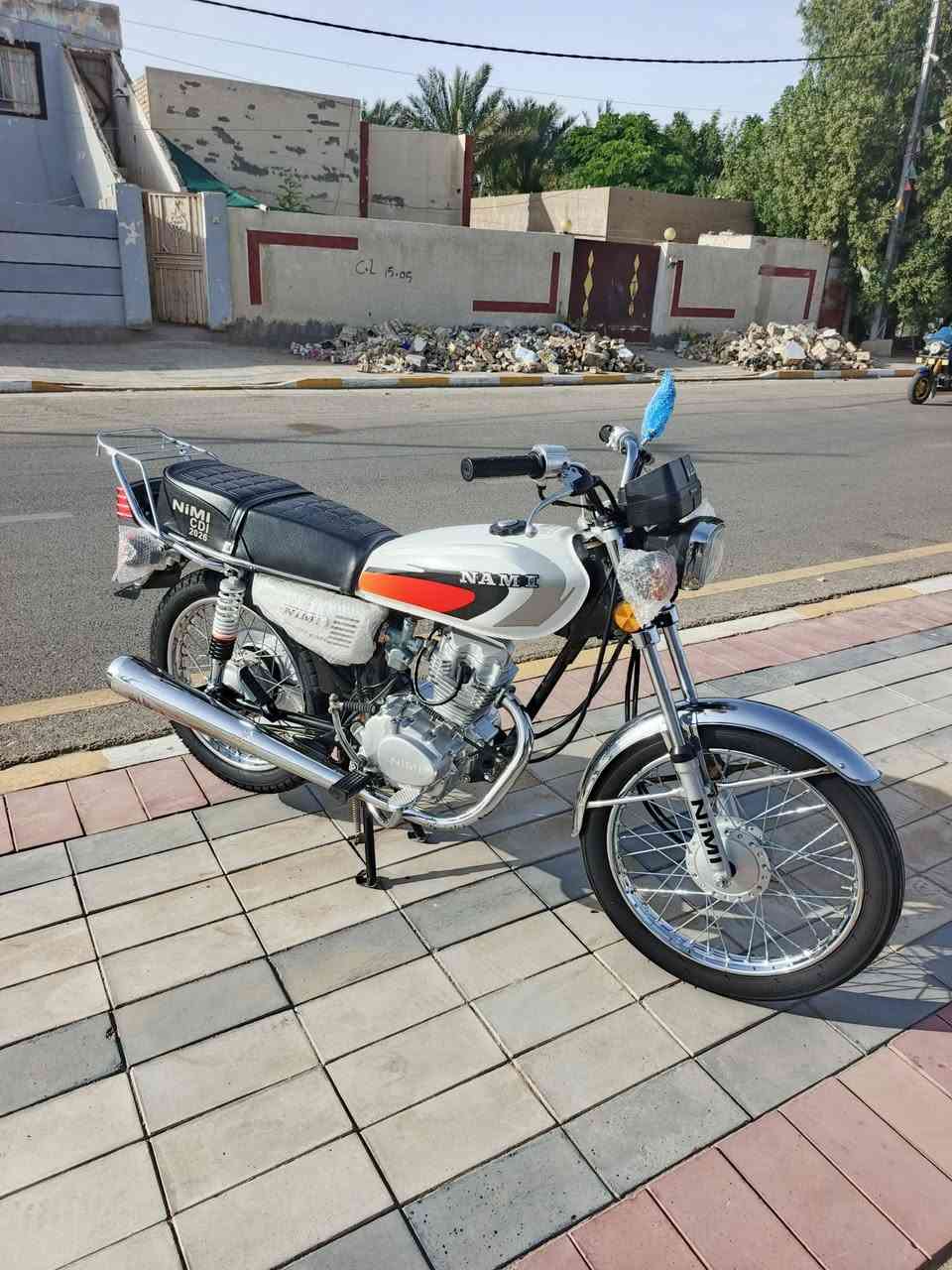 سلام عليكم اربعه كير سكنر موديل 2027 كفاله عامه 
مكان واسط قضاء الحي 
الشراي يتصل ***********
