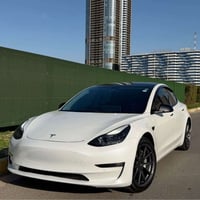 تيسلا ٣ ٢٠٢٢ • ماشي ٥١ الف • حادث خفيف